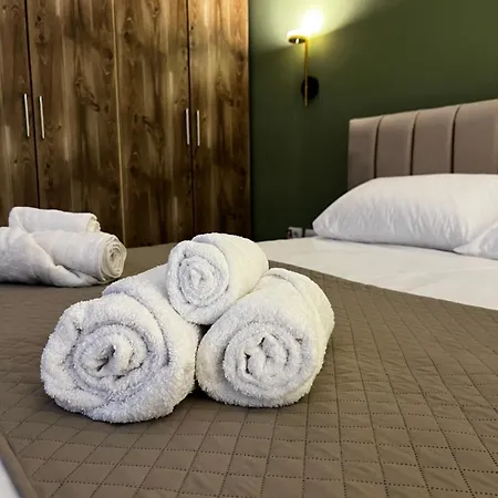 Sunset Charm Retreat With Panorama View * ティラナ