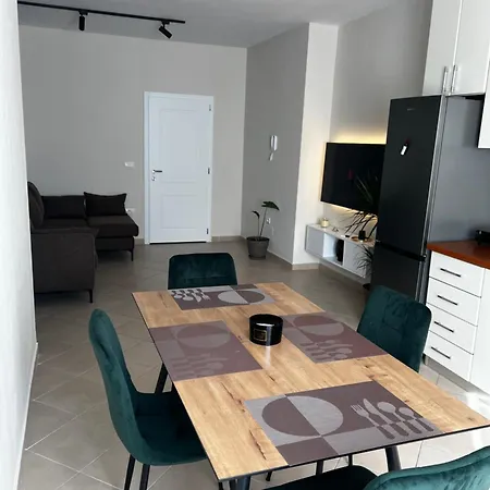 Sunset Charm Retreat With Panorama View Tirana
