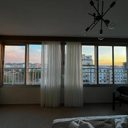 Daire Sunset Charm Retreat With Panorama View *
